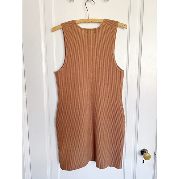 House of Harlow 1960 • Luxe Essentials Sleeveless V Neck Ribbed Mini Dress brown - Picture 7 of 8